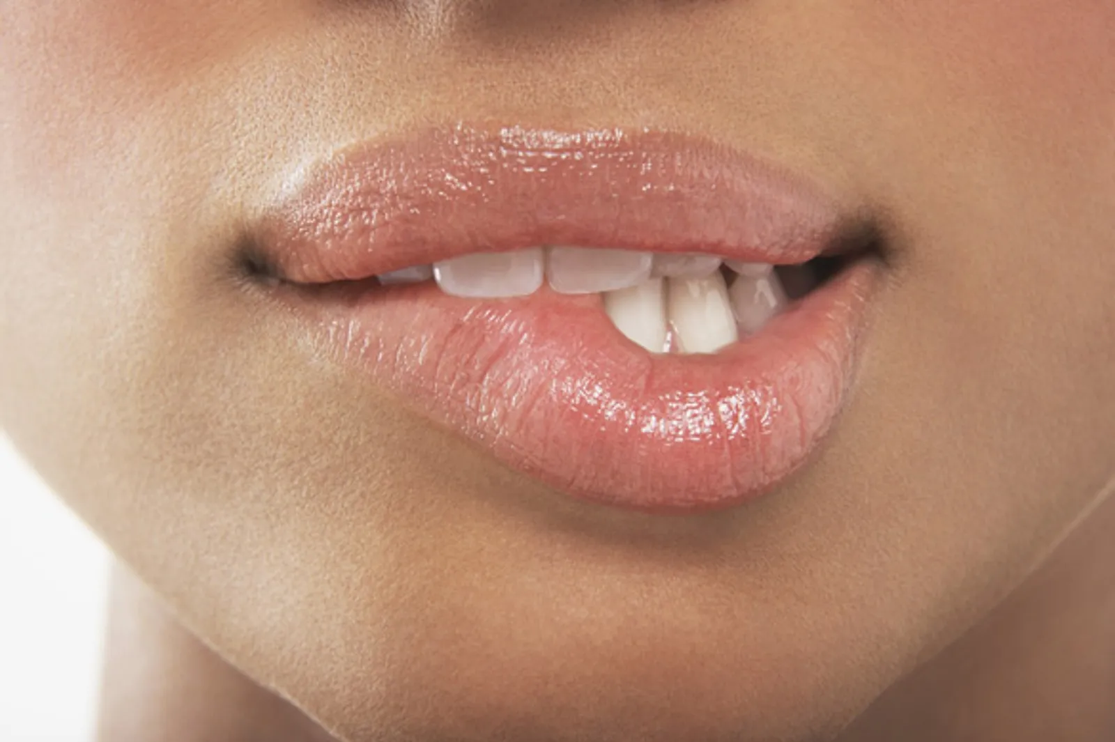 How to make perfect shape on the Lips